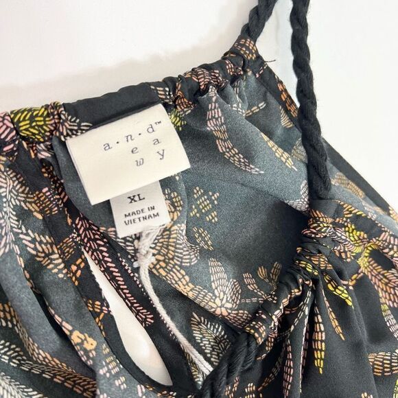 A New Day Romper Women's XL Tropical Floral Halter Sleeveless Elastic Waist NWT - Picture 3 of 10